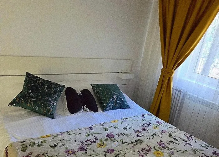 Zen Metrou Nicolae Grigorescu ブカレスト